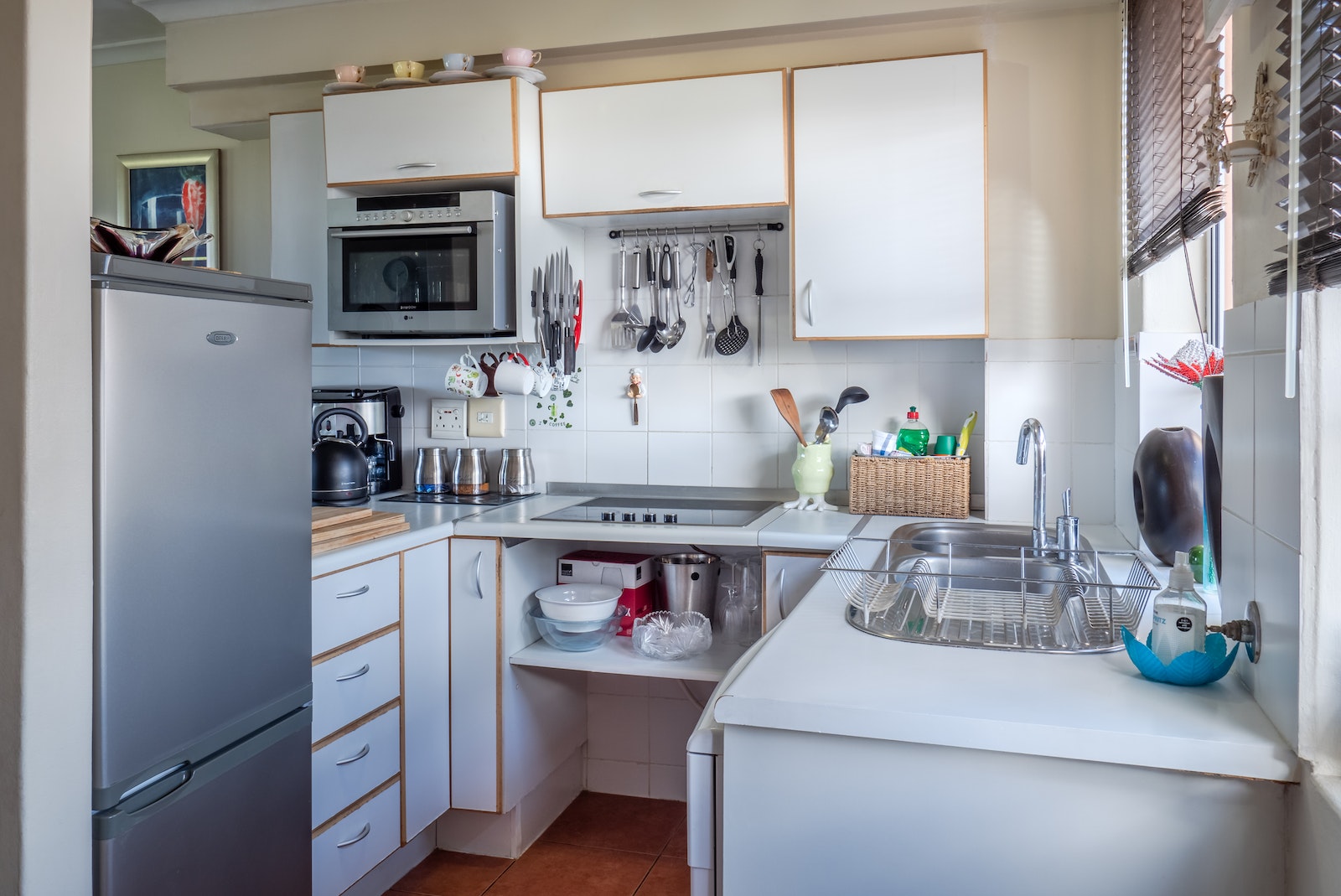 Solutions for Small Kitchens: Organize and Optimize Your Layout